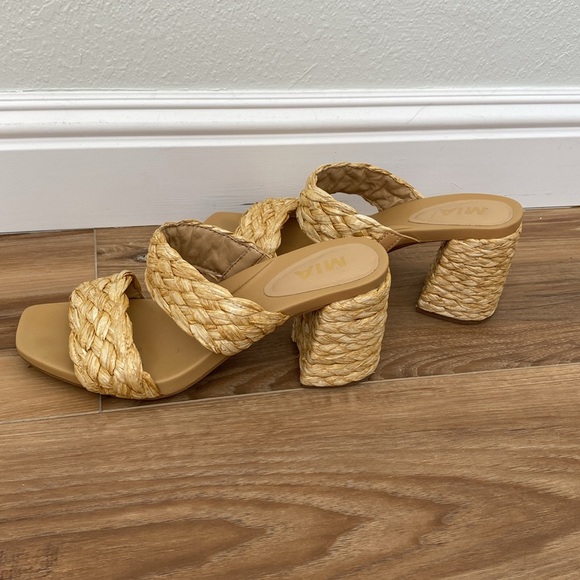 MIA Felicity Sandals 8 - Picture 4 of 7